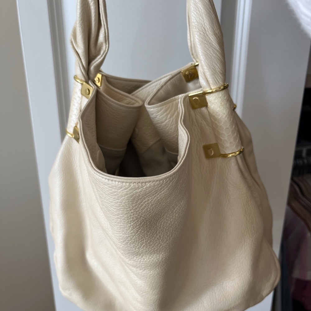 Beautiful Kara Ross Leather Hobo Bag. RARE and EUC!